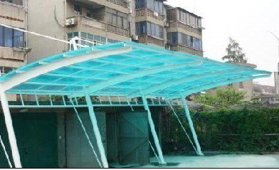 琢裕钢结构停车场雨棚 您的品质之选——福州露天停车棚与雨棚的理想解决方案